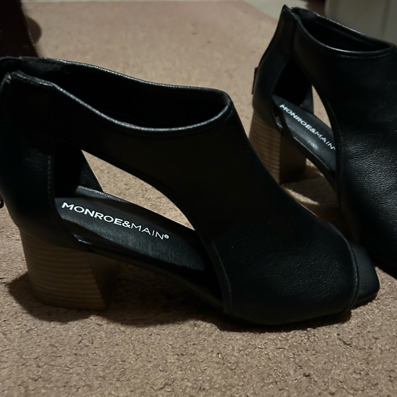 Monroe & Main Black Peep-Toe Heels - Picture 2 of 6